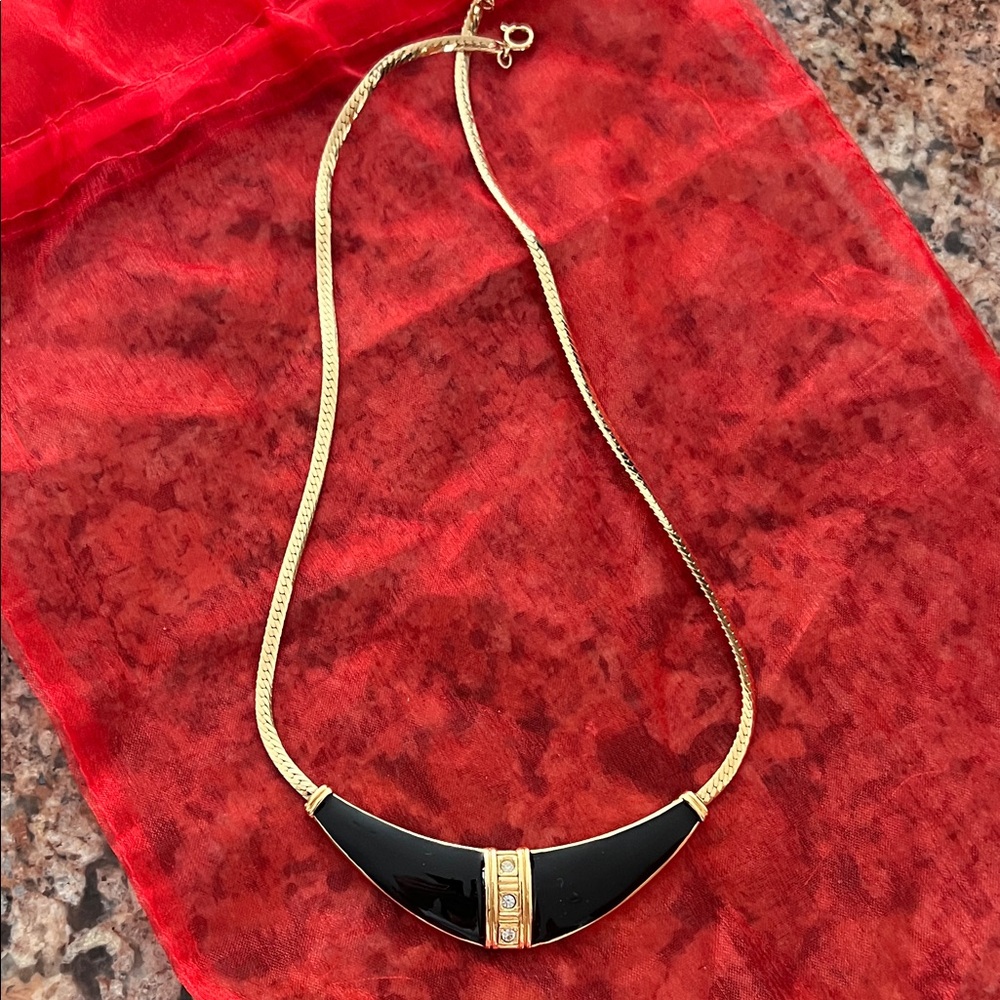 Chic Black and Gold Necklace